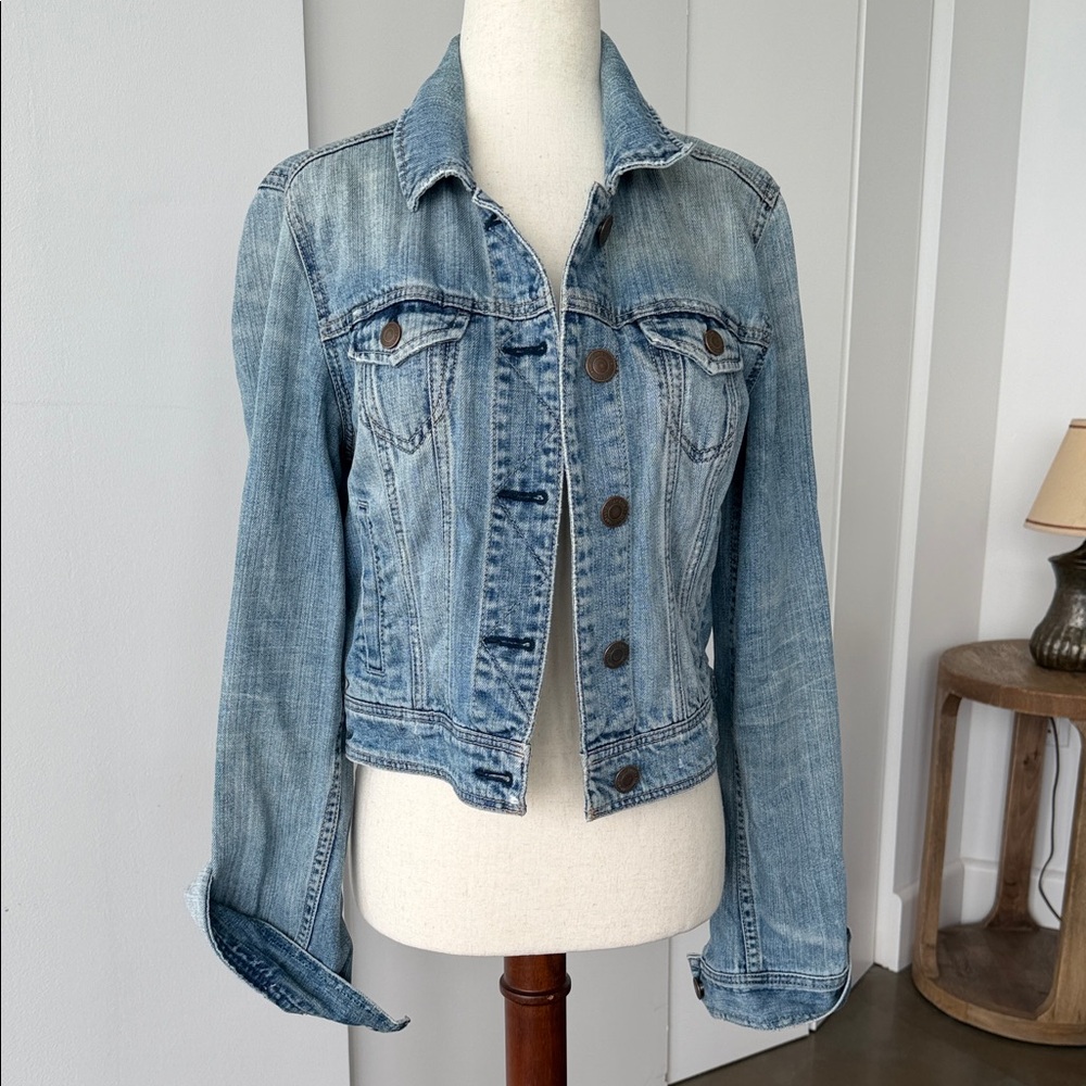 American Eagle Outfitters Light Blue Denim Jacket